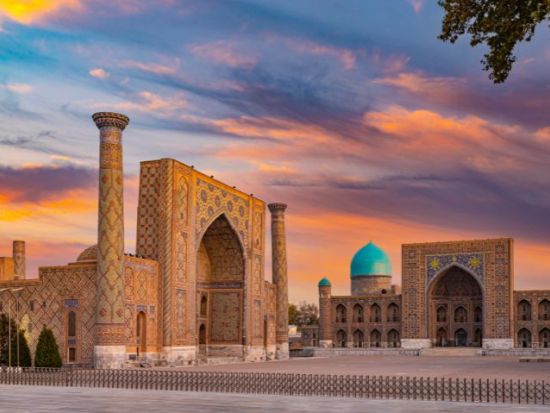 【2泊3日】世界遺産サマルカンド&ブハラ ウズベキスタ2都市周遊ツアー！往路列車・復路夜行列車利用【タシケント発着/ 列車チケット＋宿泊＋観光/ 日本語ガイド】