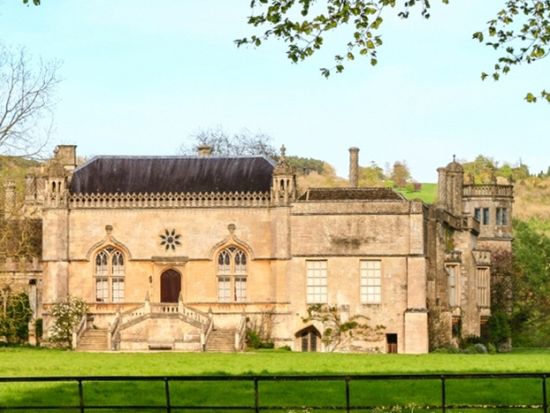 オックスフォード＆レイコック日帰り観光ツアー　ボドリアン図書館など選べる入場スポット＜英語ガイド／ロンドン発＞