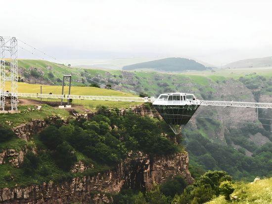 ダシュバシ（ダッシュバシ）渓谷 日帰り観光ツアー＜英語ガイド／トビリシ発＞