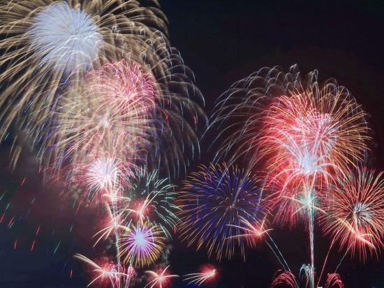 【7月4日限定！】海洋博美ら海花火大会日帰りバスツアー 有料席で迫力の花火鑑賞◎＜美ら海水族館チケット付きプランあり／専用バス送迎付き＞