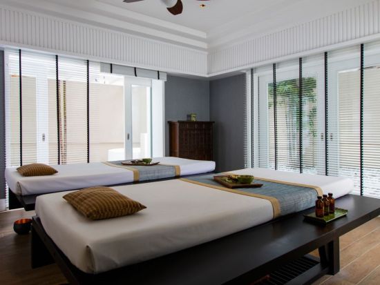 帰国日プラン！5つ星ホテル「ザ・リッツカールトン クアラルンプール」 アロママッサージ＋アフタヌーンティー＋空港お送り ＜貸切送迎車＞