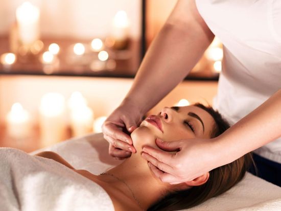 帰国日プラン！5つ星ホテル「ザ・リッツカールトン クアラルンプール」 アロママッサージ＋アフタヌーンティー＋空港お送り ＜貸切送迎車＞