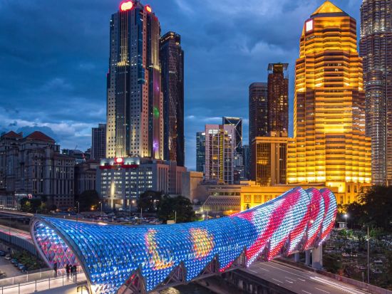 クアラルンプール夜景ツアー　アロー通り＋リバーオブライフ＋ツインタワー写真撮影＜夕食付きプランあり／日本語ガイド＞