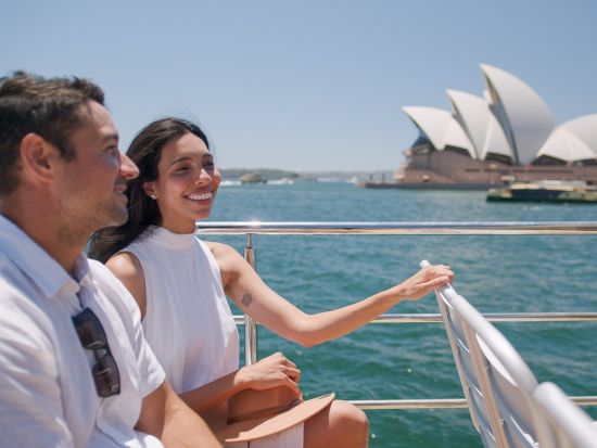 シドニー湾観光クルーズ　オペラハウスやハーバーブリッジを海上から満喫！＜1時間／サーキュラーキーまたはダーリングハーバー発＞