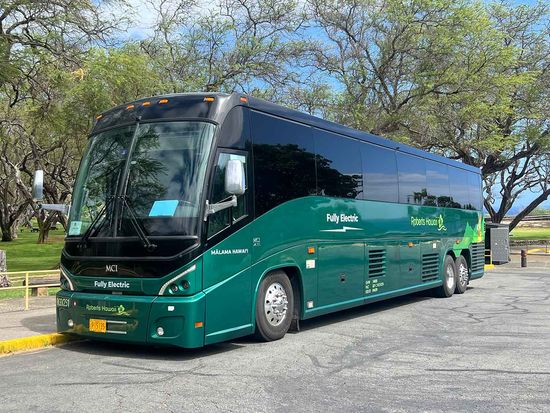 roberts_hawaii_bus01