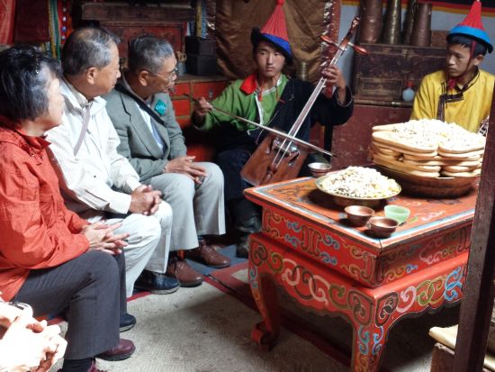 テレルジ国立公園日帰りツアー　乗馬体験＆遊牧民文化を満喫！プライベートツアー ＜軽食付き／日本語ガイド／ウランバートル発＞
