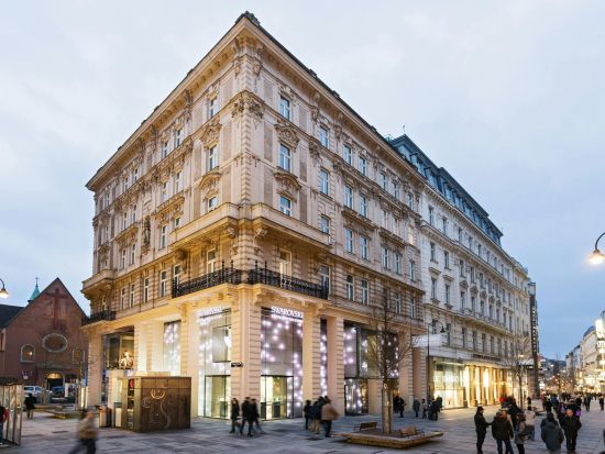 スワロフスキー・クリスタルワールド・ストア体験ツアー　きらめくクリスタルの世界へ　クリスタルギフト付き＜ウィーン店＞＊申込と同時に即予約確定