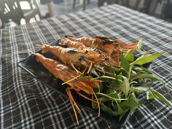 ホーチミン エビ釣り体験ツアー　巨大オニテナガエビを釣ってその場で実食！ ＜午前または午後／日本語ガイド＞