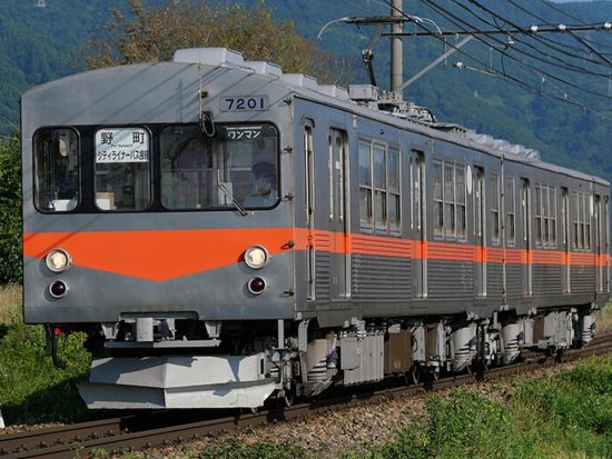 【多言語音声ガイド案内付】金沢発バスツアー 季節ごとに異なる“魅力の３コース” 初夏は白山高山植物園、秋は白山白川郷ホワイトロードへ＜金沢駅発着＞