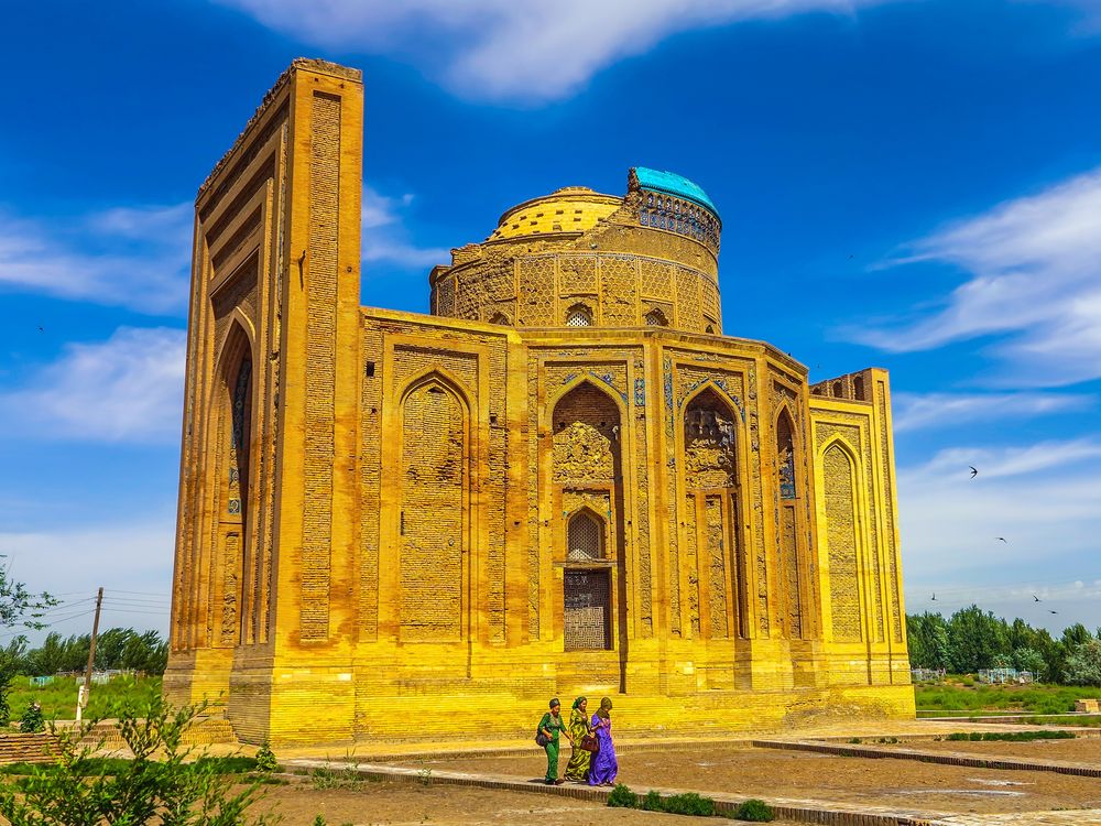 Turbek Khanum Mausoleum_AdobeStock_241377569