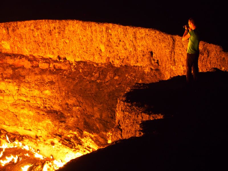 Turkmenistan_Darvaza_Gas Crater_pixta_22365152_L