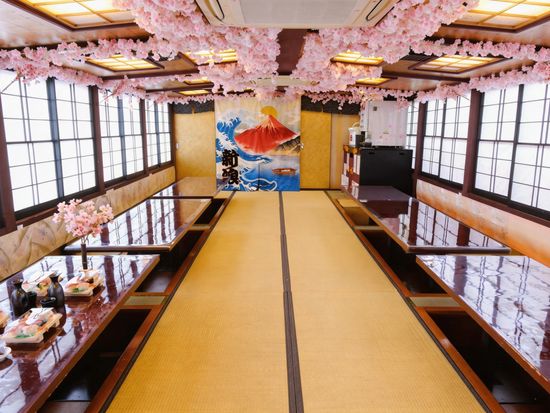 Sakura theme boat