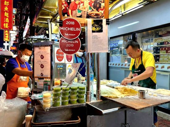 トゥクトゥクで行く ミシュランガイド・ストリートフードツアー ＜夕食付き／英語ガイド＞