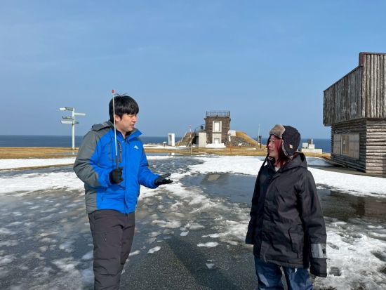 宗谷岬ガイドツアー 日本最北端の歴史と絶景を巡る冬限定体験 スノーシュー体験付き＜約2時間／少人数制／稚内市内送迎可＞