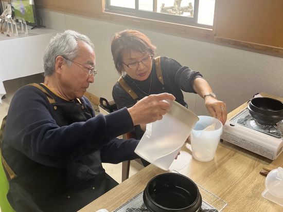 【沖縄・宮古島】〜都合の良い時間で予約可能〜宮古島の海水から作る塩作り体験☆宮古空港から車で5分の好立地なので最終日の体験も〜カップル、ご家族におすすめ〜の写真3