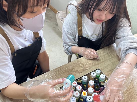 【沖縄・宮古島】〜都合の良い時間で予約可能〜グラスレジンアート体験！大人気のレジンアートをグラスで体験☆お土産に大人気！〜カップル、ご家族におすすめ〜の写真2