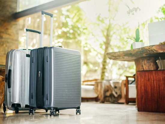 Generic_suitcases_shutterstock_1010718253