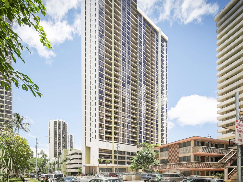 Aston-Waikiki-Sunset_Exterior-Horz-opt-3000x2000