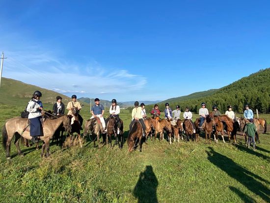 Tumenkhaan resort Terelj horse riding