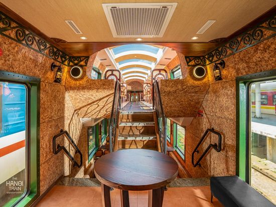 THE HANOI TRAIN2