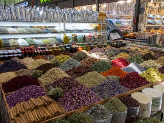 コーカサス2カ国を周遊！ジョージア・アゼルバイジャン 4泊5日【トビリシ発バクー終了/ 航空券＋ホテル＋空港送迎＋現地ツアー】