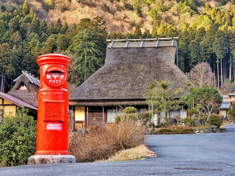 ACかやぶきの里ポスト25582103_m