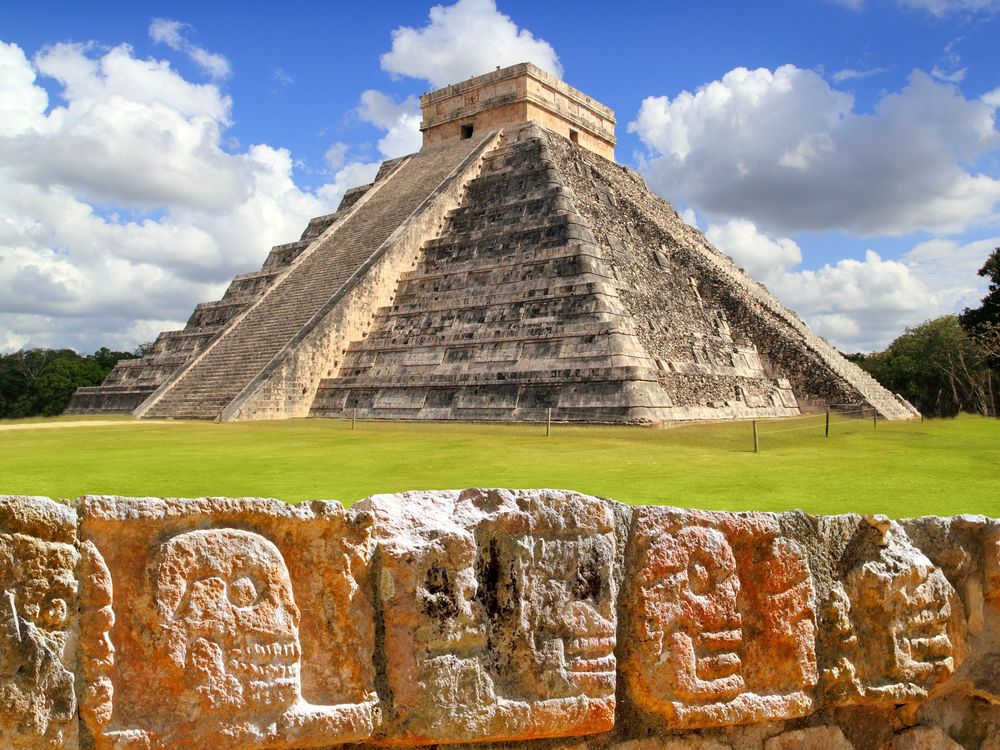 Mexico_ChichenItza_shutterstock_75765847