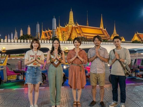 Stop at Wat Phra Kaew after Yaowarat night tours!!