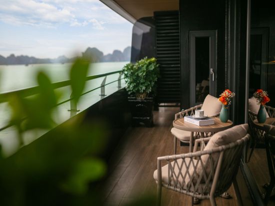 世界遺産ハロン湾1泊2日クルーズ「カリスタクルーズ」　全室バルコニー付きの最新ラグジュアリー船＜英語ガイド／ハノイ往復送迎または現地集合＞