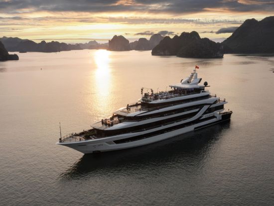 世界遺産ハロン湾1泊2日クルーズ「カリスタクルーズ」　全室バルコニー付きの最新ラグジュアリー船＜英語ガイド／ハノイ往復送迎または現地集合＞