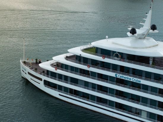 世界遺産ハロン湾1泊2日クルーズ「キャサリンクルーズ」　広々キャビンでゆったり！絶景＆グルメ＆充実の施設＜英語ガイド／ハノイ往復送迎または現地集合＞