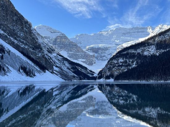 世界遺産カナディアンロッキー　冬と春が出会う絶景ルート！レイクルイーズ＋氷河街道＋コロンビア大氷原を巡る＜4～5月／昼食付／日本語ガイド＞