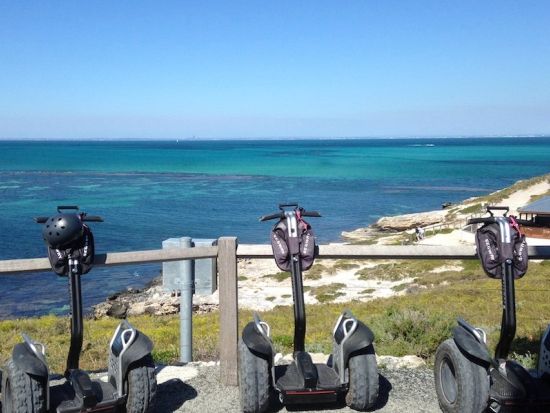 ロットネスト島セグウェイツアー　歴史スポットと絶景を巡る1時間体験 ＜最大10名／英語ガイド＞