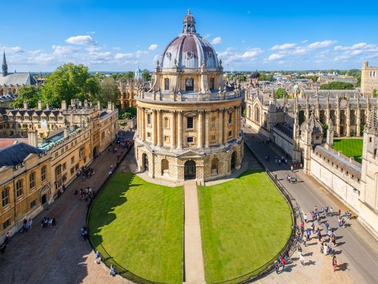 Oxford_Radcliffe Camera_AdobeStock_304251236 (1)