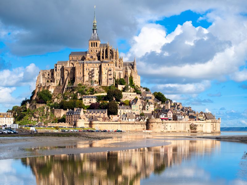 France_Normandy_Mont_Saint_Michele_shutterstock_107676383