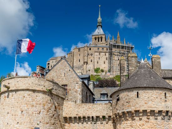 France_Normandy_Mont_Saint_Michel_shutterstock_154682126