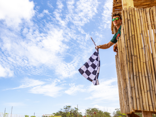 コーラルクレーター・アドベンチャーパーク　二輪バイクでオフロードのコースを疾走！ガイド付きで初心者でも安心＜90分／英語ガイド＞