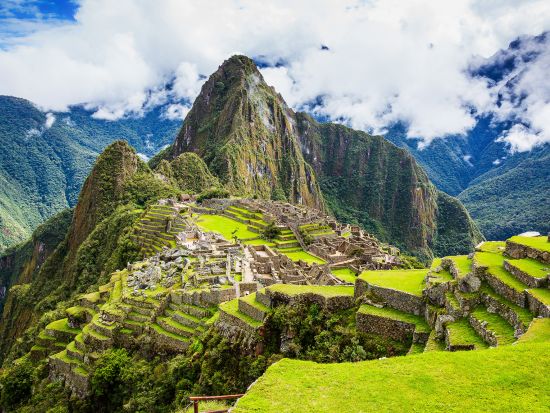 メキシコ＆ペルー周遊8日間　テオティワカン＋マチュピチュ＋オリャンタイタンボ＋ナスカの地上絵　一度は訪れたい絶景をまとめて体験＜航空券込み／日本語ガイド＞