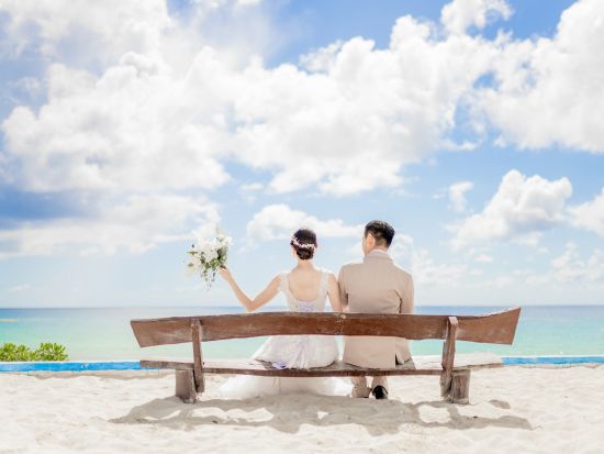 【ハネムーン／カップル】ウエディングフォトセッション　カリブ海ビーチ＆セノーテ 2ロケーション撮影＜写真データ200枚以上／日本語サポート／送迎付き＞