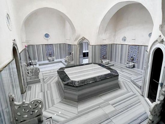 トルコ式ハマム体験 1777年創業「シファ・ハマム」で本格オスマン式リラックス体験＜イスタンブール／男女混合スペースあり＞