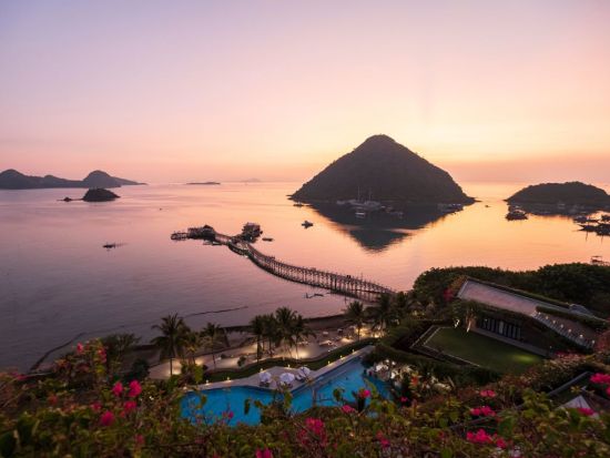 アヤナコモドに宿泊！コモド島3泊4日ツアー アイランドホッピング＋マンタウォッチ＜バリ島発着航空券付き＞by JTB