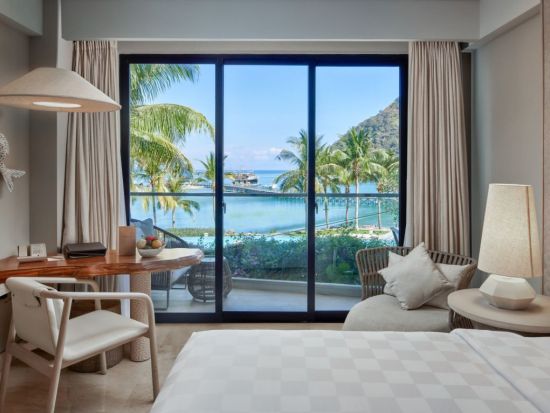 アヤナコモドに宿泊！コモド島3泊4日ツアー アイランドホッピング＋マンタウォッチ＜バリ島発着航空券付き＞by JTB