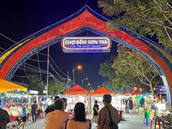 地元グルメ満載！ダナン ストリートフードツアー 地元ガイドとめぐる人気5品食べ歩き＜ミシュラン掲載店あり／英語または日本語ガイド／混載ツアー＞