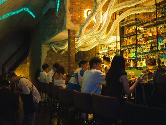 ダナン ナイトウォーキングツアー ダナン夜景＋隠れ家バー＋ナイトマーケット＜２時間／貸切プラン＆日本語ガイドプランあり＞