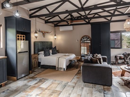 5スターラグジュアリースイートに泊まる！クルーガー国立公園サファリ3泊4日【ヨハネスブルク空港発着/宿泊/食事/ゲームドライブ】