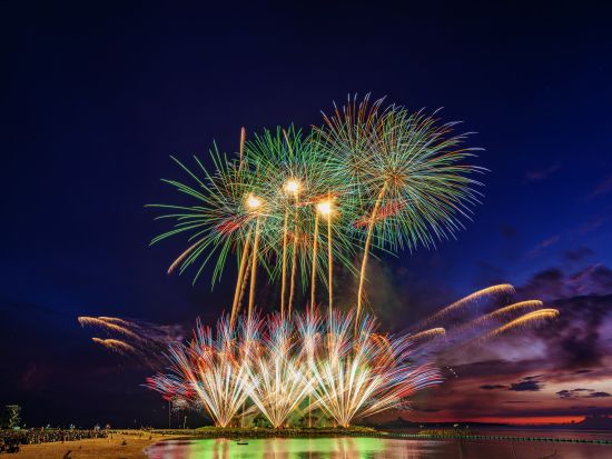 7月4日限定！海洋博美ら海花火大会 7パターンのお席から自由に選択！駐車場チケット販売もあり 約10,000発の花火で夏を満喫！＜本部町＞　