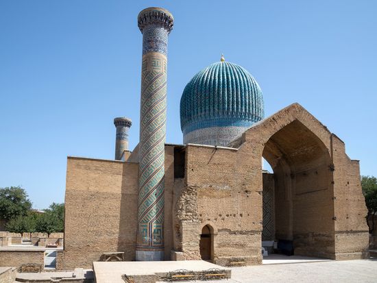 Uzbekistan_Samarkand_Gur-e-Amir_AdobeStock_1848870364