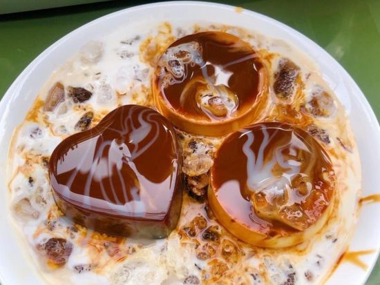 ニャチャン 夜のストリートフードツアー 地元で人気の屋台料理とスイーツを食べ歩き＜3時間／貸切プラン＆日本語ガイドプランあり＞