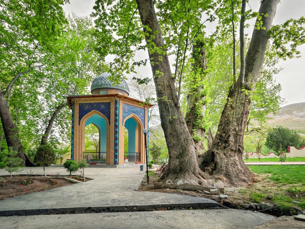 Uzbekistan_Samarkand_Chor Chinor_pixta_42405531