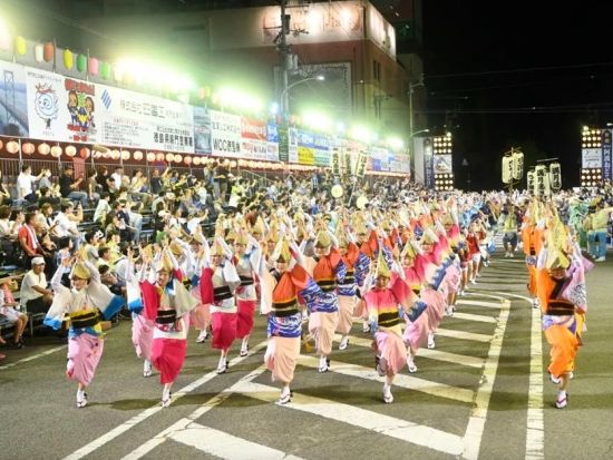 阿波踊り日帰りツアー S席確約＆専用車送迎付き＜英語ドライバー／高松駅発＞